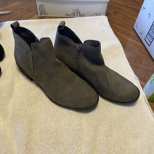 New w/o tags Booties